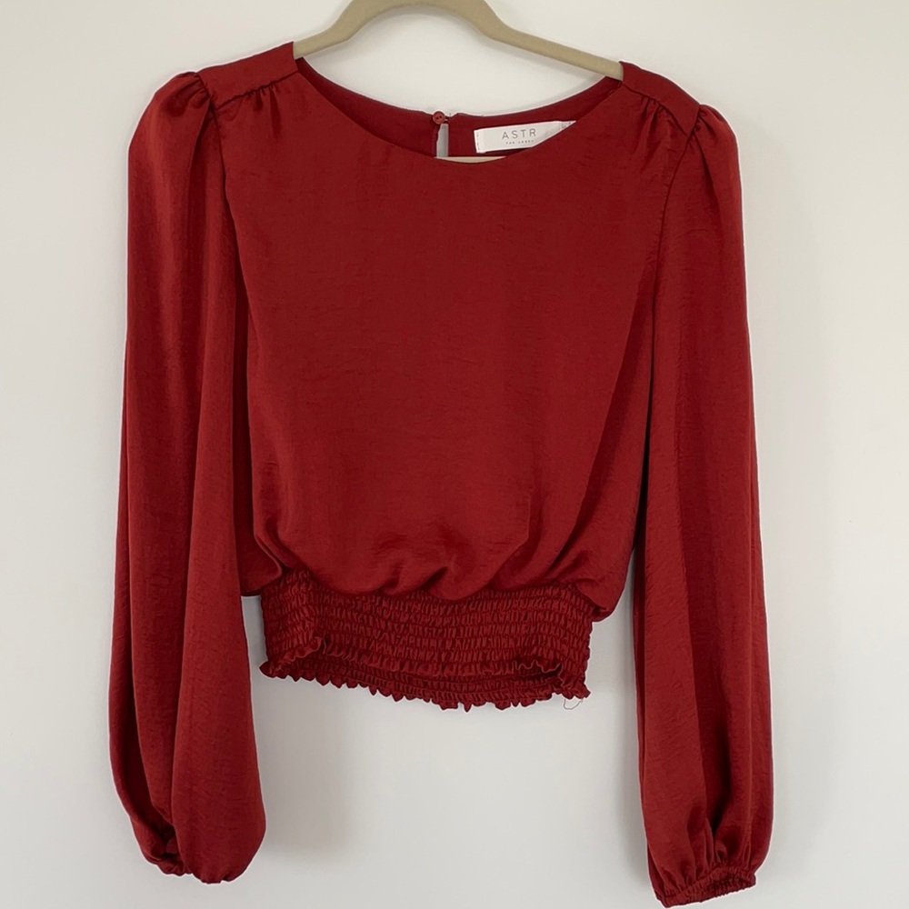 ASTR the label rust long sleeve crop top